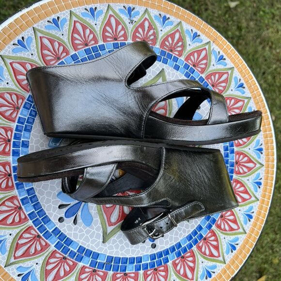 Donald J Pliner Gin Wedge Sandals Womens 7M Metallic Silver Leather Italy Heel - Picture 9 of 10